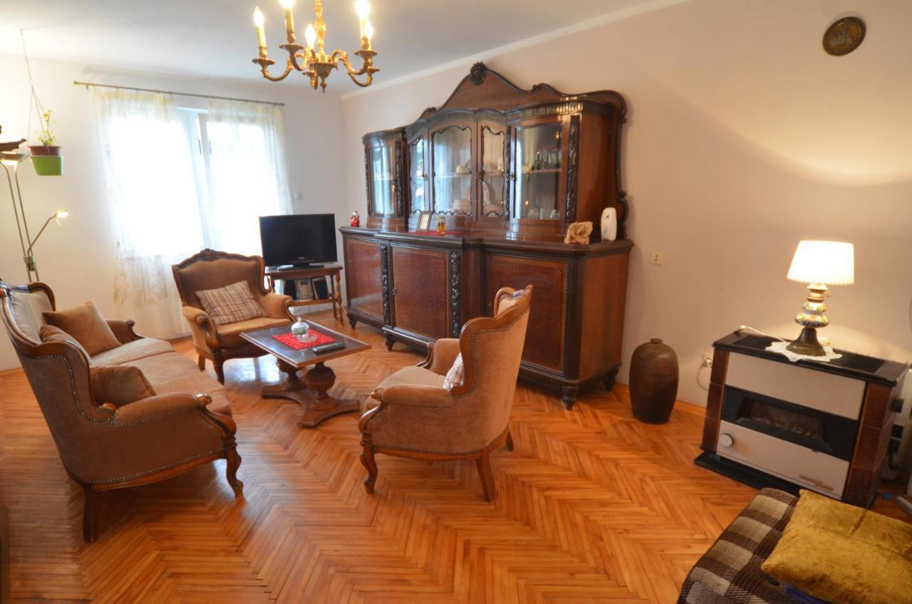 Condominium Apartment *