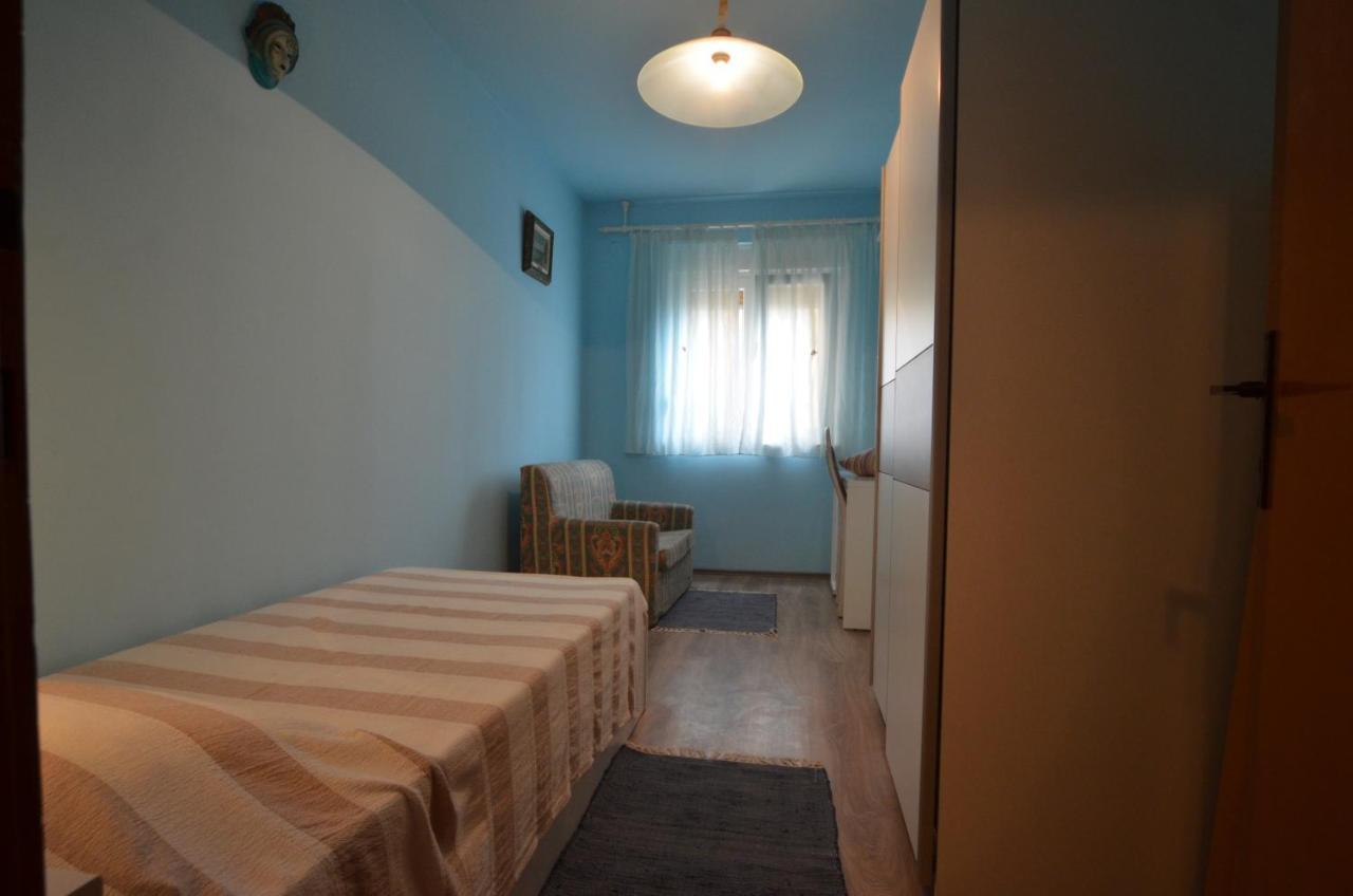 Condominium Apartment *