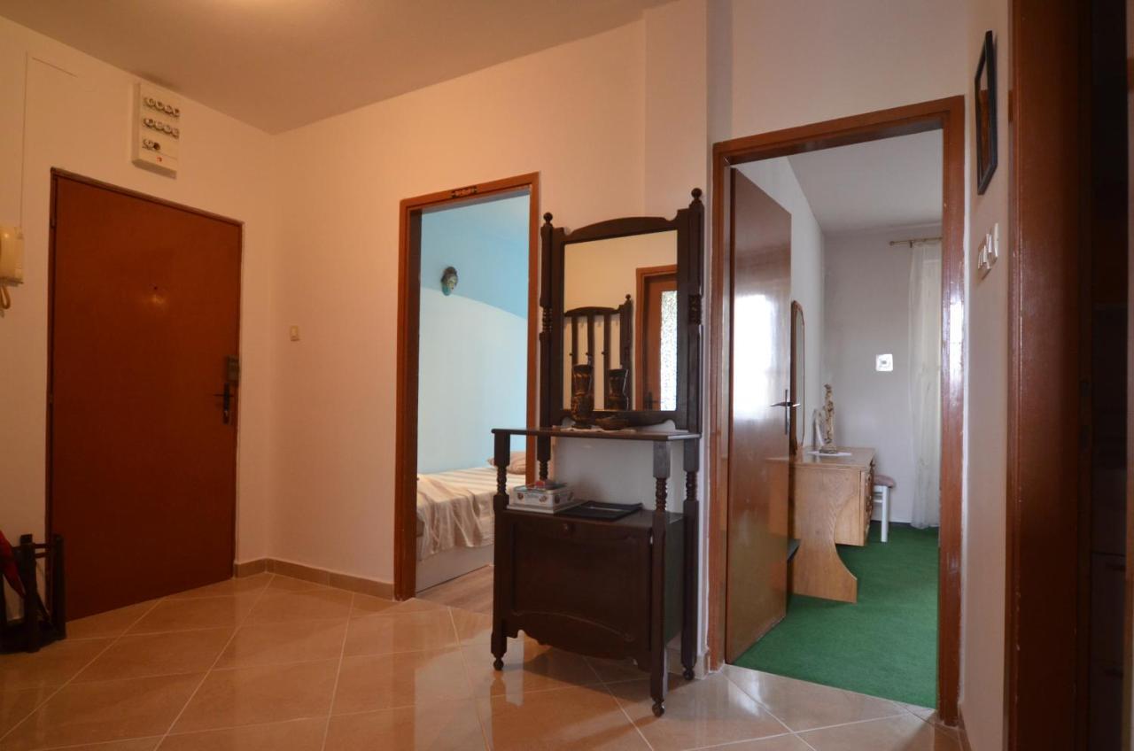 Condominium Apartment *